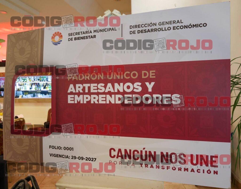 Entrega Ana Paty Peralta 79 credenciales y certificados a emprendedores ...